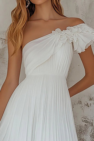 Une épaule plissée une ligne boho blanche